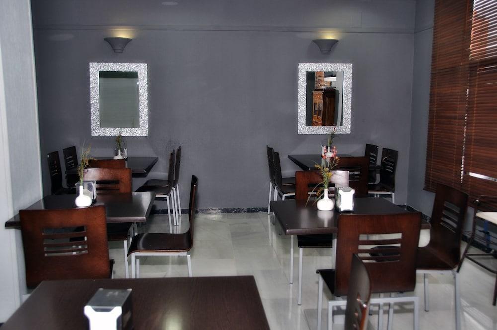 Hotel Sercotel Dona Carmela 3*