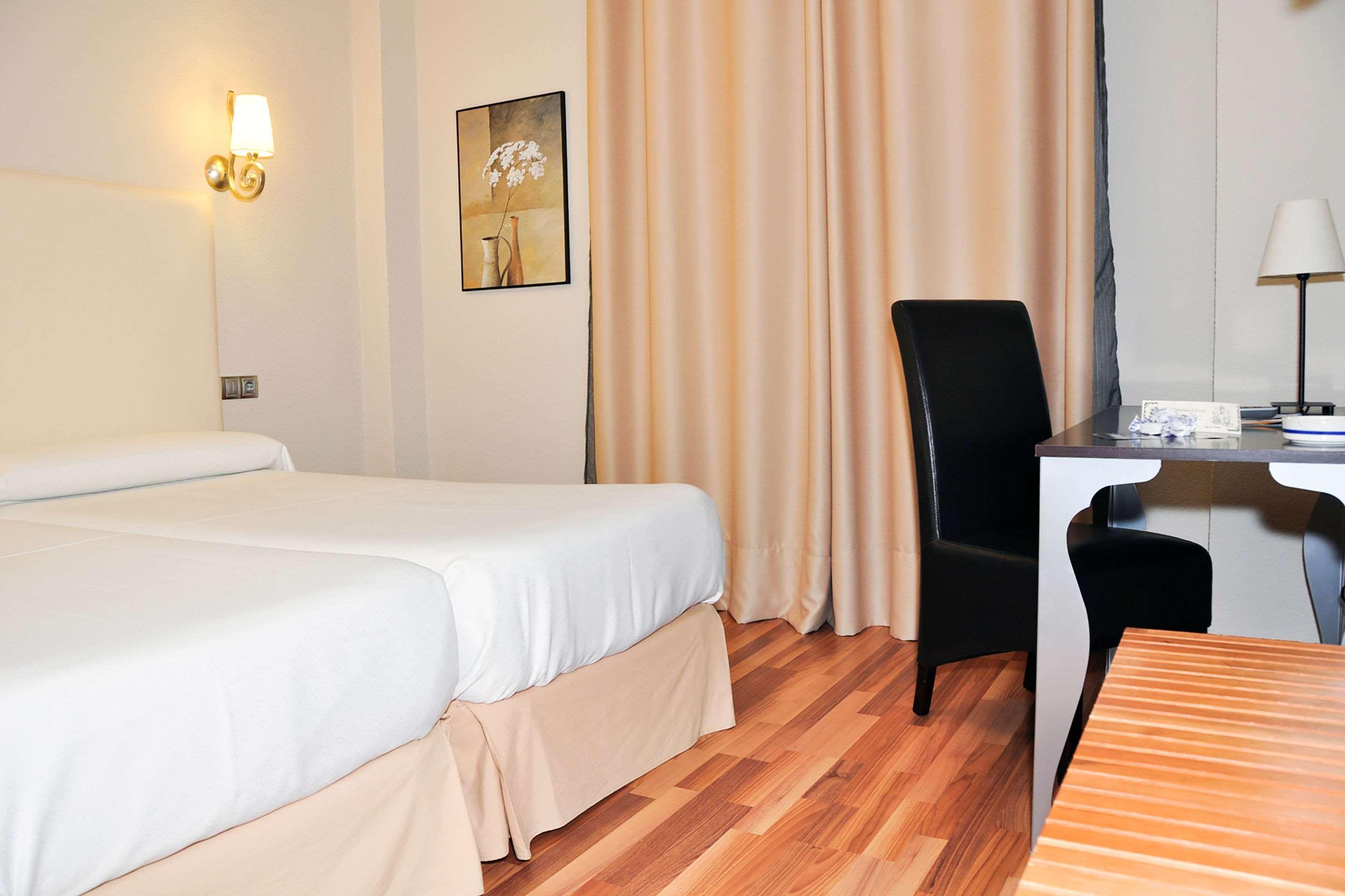 Hotel Sercotel Dona Carmela 3*